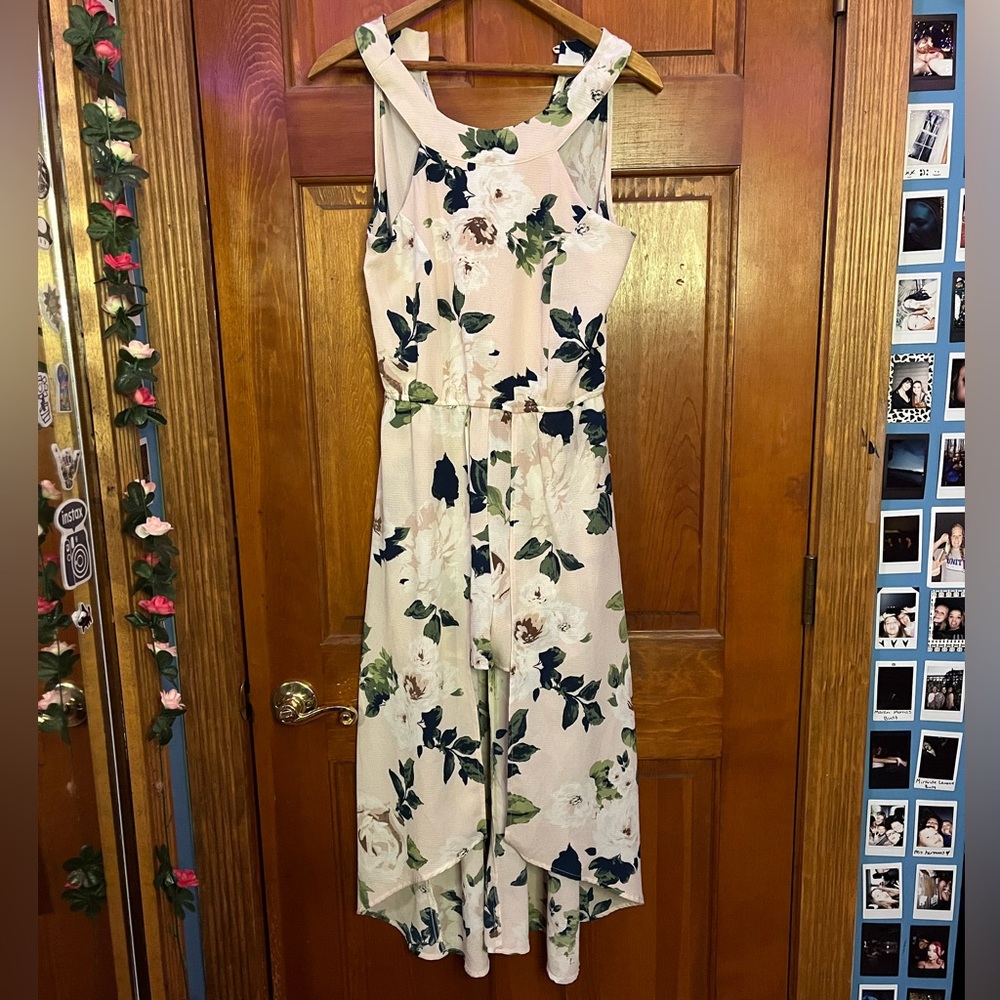 Floral flowy romper.